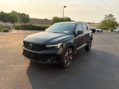 2025 Volvo XC40 B5 Plus Dark Theme