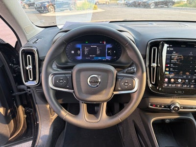 2025 Volvo XC40 B5 Plus Dark Theme