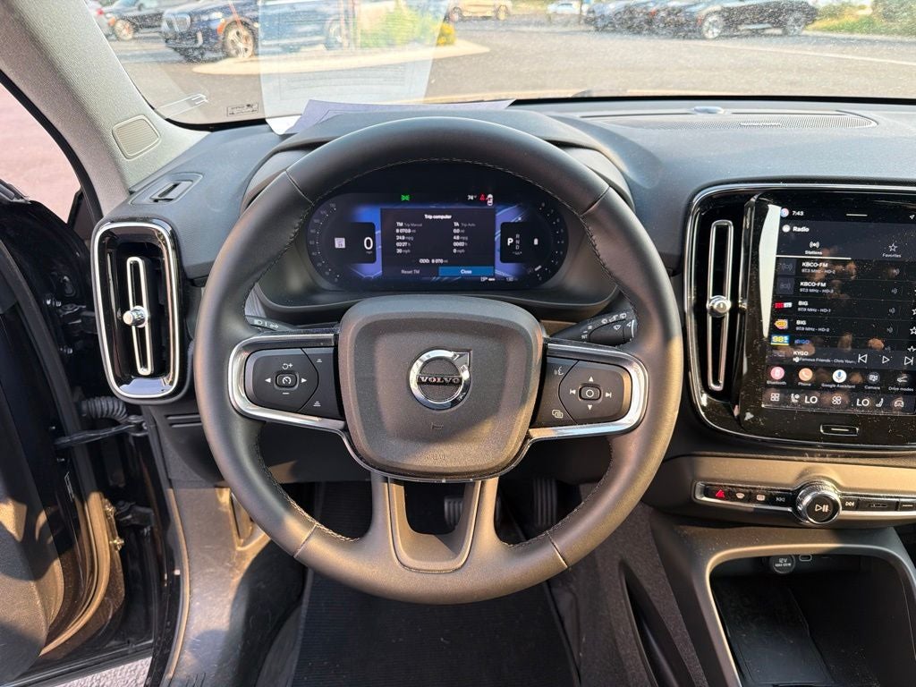 2025 Volvo XC40 B5 Plus Dark Theme