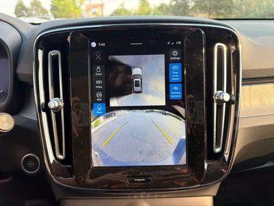2025 Volvo XC40 B5 Plus Dark Theme