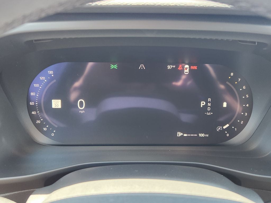 2025 Volvo XC40 B5 Plus Dark Theme