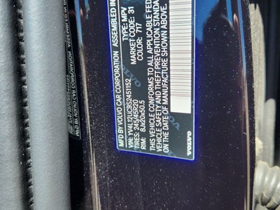 2025 Volvo XC40 B5 Plus Dark Theme