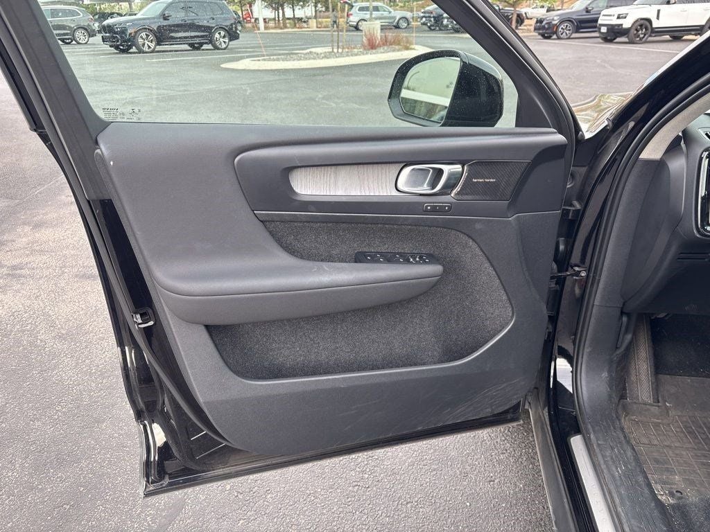 2023 Volvo XC40 Ultimate